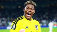 Mengapa Kiper Jepang Zion Suzuki Batal ke PSG?