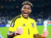 Zion Suzuki Gabung Aston Villa, Dikontrak hingga 2031