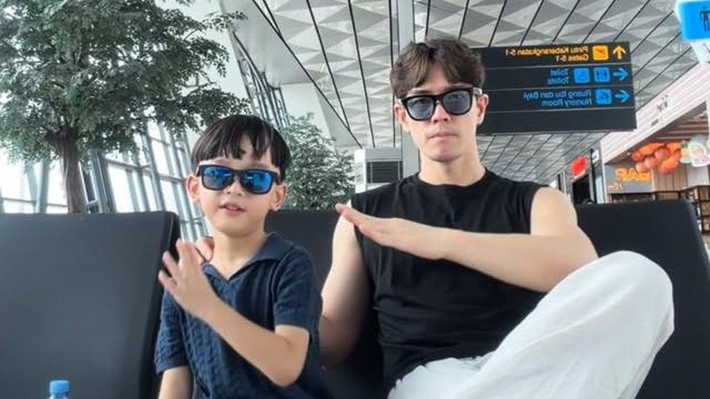 Anthony Xie Rela Kurangi Pekerjaan demi Fokus Urus Anzel
