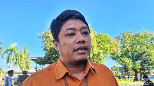 Kepala BPS Kota Mataram, Muhammad Reza Nugraha saat diwawancarai, Rabu (1/7/2026).