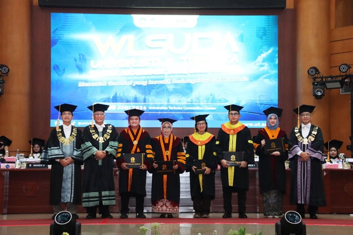 Dari Ruang Kebijakan-Lapangan, Wisuda UT Jadi Panggung Penggerak Bangsa