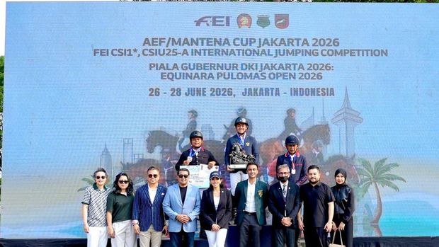 Rider muda Indonesia Teuku Rifat Renanda Harsya, mencuat di ajang berkuda AEF/MANTENA Cup Jakarta. Dia meraih tiga gelar dalam tempo dua hari.