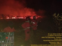 Lahan Samping Tol Palindra Terbakar, Asap Mengarah ke Jalan-Api Padam