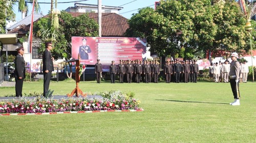 Upacara pembinaan tradisi peringatan Hari Bhayangkara 2026, di Mapolres Gianyar, Rabu (1/7/2026). (Dok Polres Gianyar).