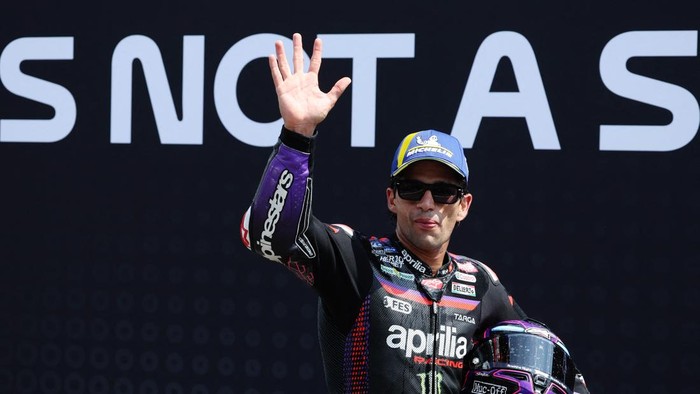 MotoGP - Grand Prix of Netherlands - TT Circuit Assen, Assen, Netherlands - June 28, 2026 Aprilia Racings Jorge Martin celebrates on the podium after placing third in the MotoGP race REUTERS/Omar Havana