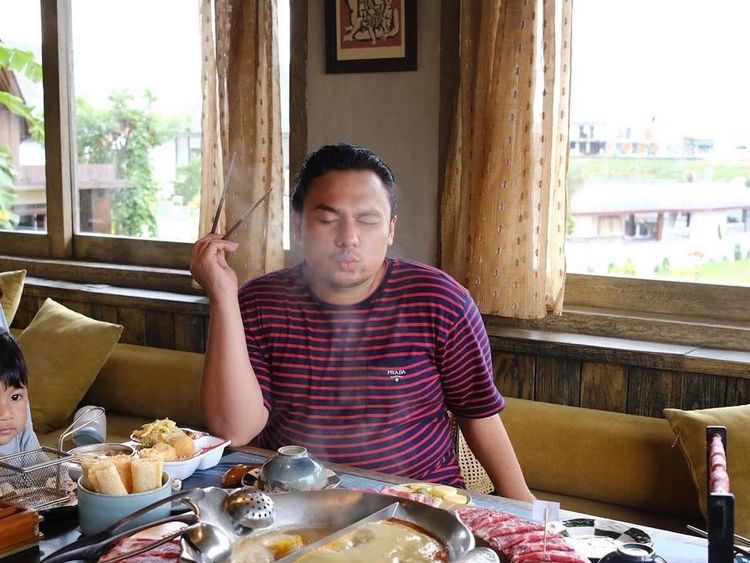 Keanu Agl Hobi Kulineran, Makan Hot Pot di Bali hingga Mangga di Thailand