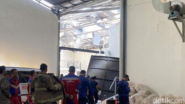 Kebakaran di Semarang Penampakan bekas ledakan pada pabrik di Kawasan Industri Candi (KIC) Jalan Apel, Kecamatan Ngaliyan, Kota Semarang, Rabu (1/7/2026).