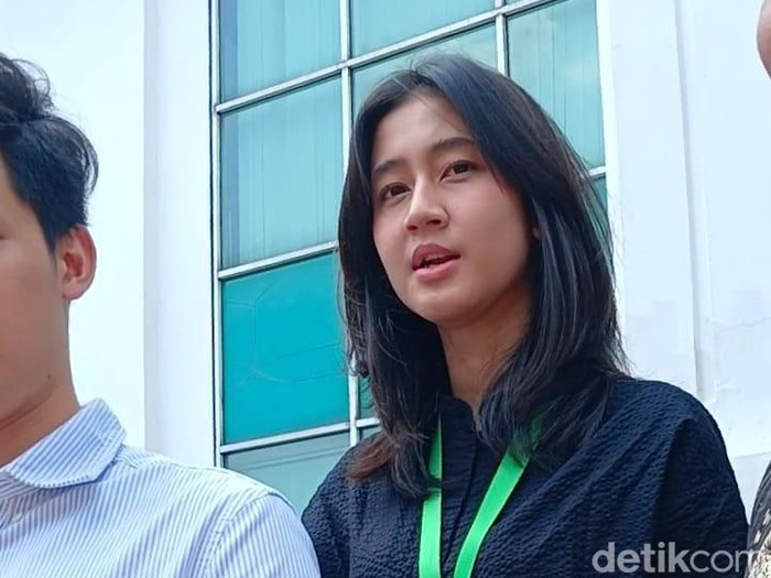 Keisya Levronka hadiri sidang perdata adik vs kampus di Pengadilan Negeri Jakarta Barat, Rabu (1/7/2026).