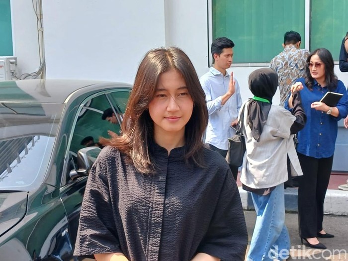 Keisya Levronka hadiri sidang perdata adik vs kampus di Pengadilan Negeri Jakarta Barat, Rabu (1/7/2026).