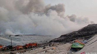 TPA Jatiwaringin Masih Kebakaran, Pemadaman Dilanjutkan di Hari Ketiga