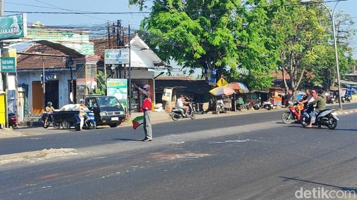 Lokasi siswi tewas kecelakaan saat menyeberang jalan di Pasuruan