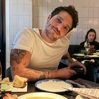 8 Foto Mathis Molinie, Chef Prancis Ganteng Digosipkan Jadi Pacar Baru Raisa