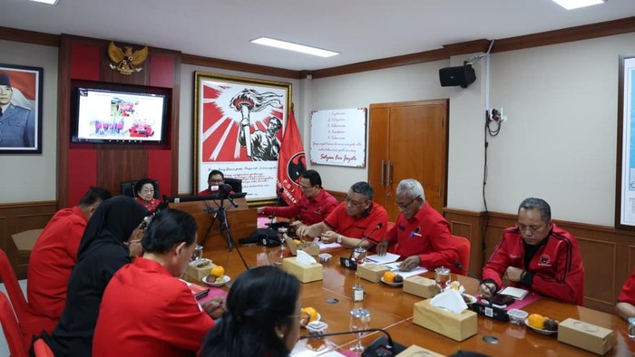 Megawati saat memimpin rapat DPP PDIP. (Dok. Monang Sinaga/PDIP)