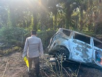 Toyota Sienta Terbakar Usai Alami Pecah Ban-Tabrakan di Kobar