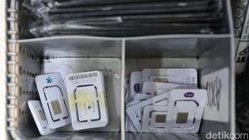 Pelanggan baru dapat melakukan registrasi dengan mendatangi gerai resmi operator seluler yang menyediakan layanan perekaman biometrik atau melalui mekanisme registrasi mandiri menggunakan aplikasi maupun situs resmi operator.