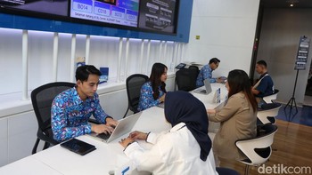 Kebijakan tersebut resmi diberlakukan oleh Kementerian Komunikasi dan Digital (Komdigi) untuk memperkuat validasi identitas pengguna layanan telekomunikasi.