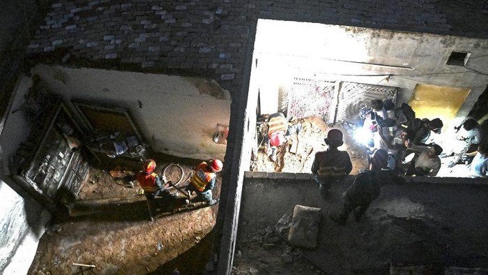 Atap Pusat Bimbingan Belajar di Pakistan Ambruk, Tewaskan 14 Anak