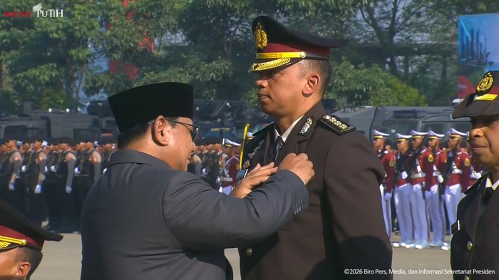 Prabowo Sematkan Penghargaan Bintang Bhayangkara Nararya ke 3 Pe…