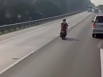 Video: Heboh Pemotor Santuy Masuk Tol Japek gegara Salah Baca Maps