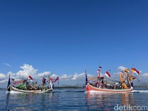 Ribuan Nelayan Banyuwangi Iringi Tradisi Petik Laut Muncar