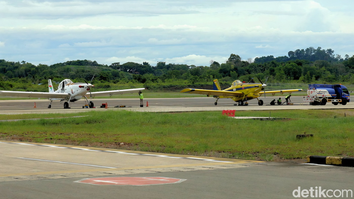 Pesawat Air Tractor AT-802 yang digunakan untuk mendistribusikan BBM ke wilayah perbatasan Kaltara.
