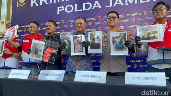 Polda Jambi saat merilis kasus BBM subsidi beberapa waktu lalu