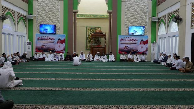 Polda Sumsel menggelar kegiatan Khataman Al-Quran bersama 80 hafiz dalam memperingati Hari Bhayangkara ke-80.