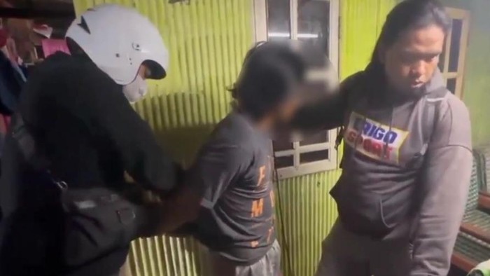 Polisi menangkap residivis jambret di Makassar.