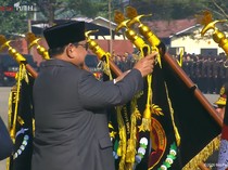 Video: Prabowo Beri Tanda Kehormatan Nugraha Sakanti ke 11 Satker Polri