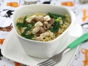 Resep Anak: Mie Kuah Bayam