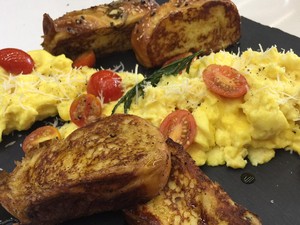 Resep Telur : Scrambled Eggs and French Toast