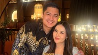 Namun, pernikahan yang sudah dikaruniai seorang anak itu dikabarkan sedang goyah. Foto: Instagram/@sarahgibson21