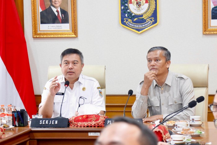 Sekjen Kemendagri Minta 174 Pemda Segera Sempurnakan Data Calon Penerima BSPS*