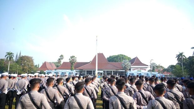 upacara Peringatan Hari Bhayangkara ke-80 di Palembang.