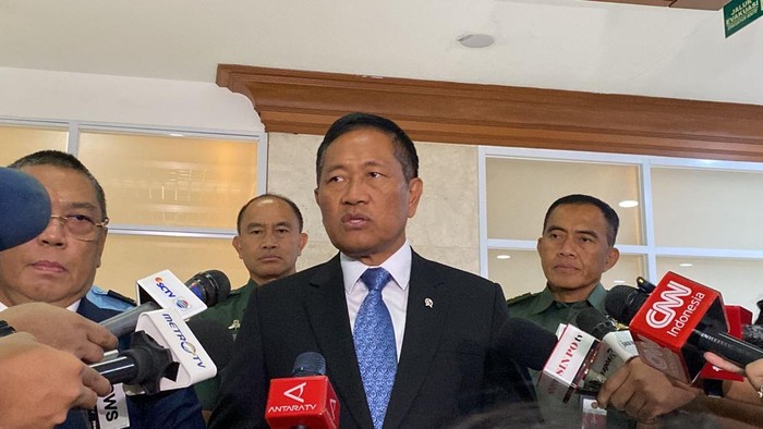 Wakil Menteri Pertahanan Republik Indonesia Donny Ermawan Taufanto seusai rapat dengan Komisi I DPR RI, Rabu (1/7/2026).