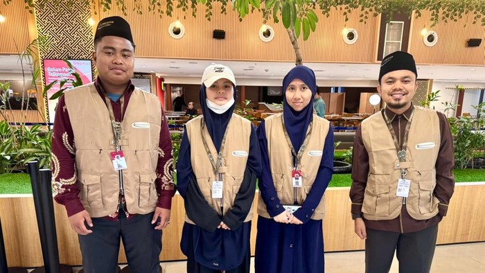 3 Hafiz dan Guru Pembimbing diberangkatkan umrah oleh Andre Rosiade.
