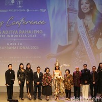 Dalam konferensi pers jelang keberangkatannya, Agnes memberikan cuplikan penampikannya dalam national Costume bertajuk ‘The Enchanted Harvest of Dewi Sri - Gemah Ripah Loh Jinawi: A Vision of a World that Thrives in Harmony’.Foto: Ari Saputra/Detikcom