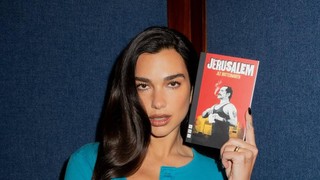 Dua Lipa Dirikan Perpustakaan Manifesto, Isinya Buku Terlarang