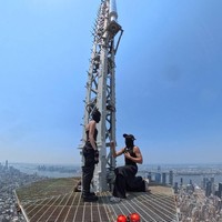 Viral Pasangan Lamaran di Puncak Gedung Empire State New York, Endingnya Apes