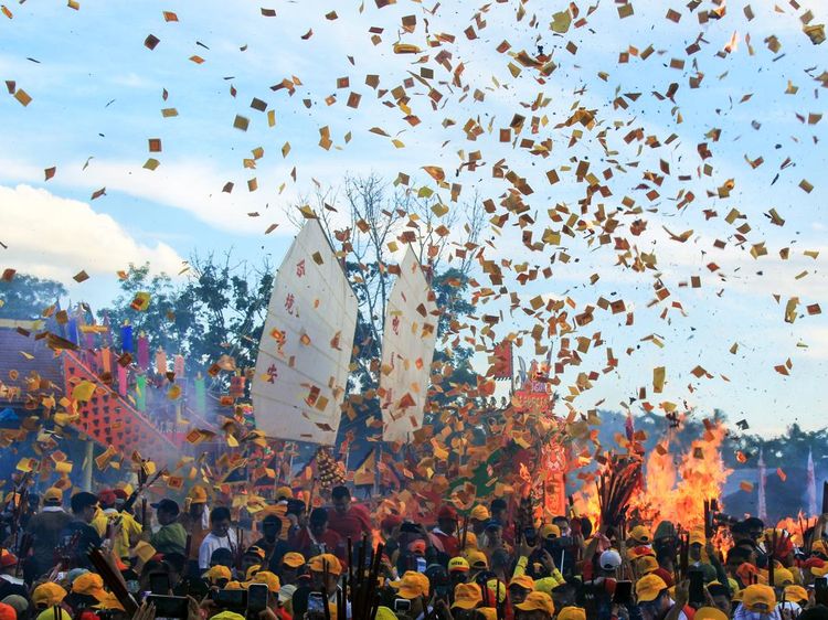 Bagansiapiapi Gelar Ritual Bakar Tongkang Tahunan