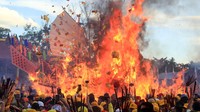Tradisi Bakar Tongkang juga telah ditetapkan pemerintah sebagai salah satu agenda pariwisata nasional. ANTARA FOTO/Aswaddy Hamid