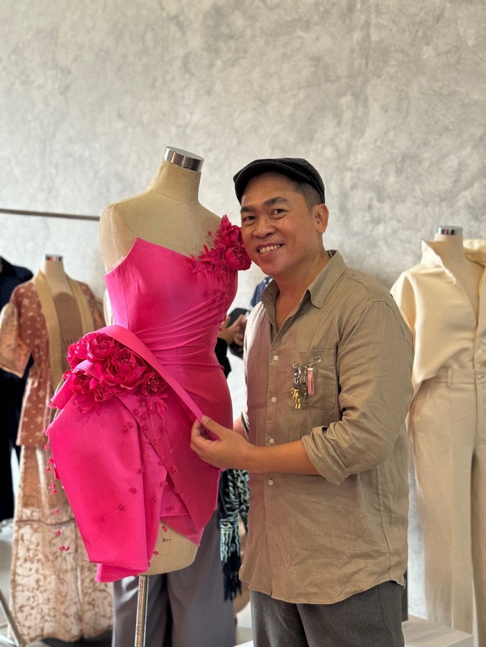 Billy Tjong kembali, gelar peragaan di JF3 Fashion Festival 2026 setelah enam tahun vakum.