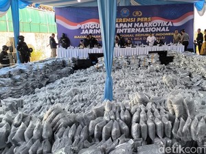 Dirjen Bea Cukai Ungkap Awal Mula Bongkar Gudang 3,37 Ton Ganja Lewat X-ray