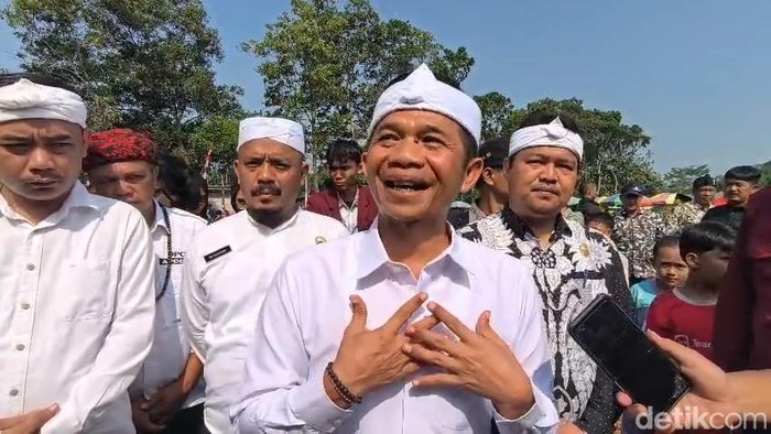 Bupati Purwakarta Saepul Bahri Binzein
