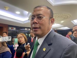 Kawal Proses Merger Sekolah, Waka DPR Minta Kebutuhan Guru Disinkronkan