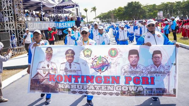 Darmawangsyah Muin Wakil Bupati Gowa, Darmawangsyah Muin, menghadiri pembukaan Porsenijar PGRI Sulsel 2026 di Kabupaten Sidrap.
