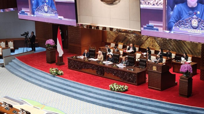 Rapat paripurna DPR digelar di gedung Nusantara II MPR/DPR/DPD, Senayan, Jakarta, Kamis (2/7/2026). Rapat paripurna dipimpin oleh Ketua DPR Puan Maharani.