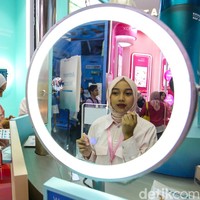 Melalui ajang ini, penyelenggara berharap Jakarta X Beauty dapat menjadi wadah bagi pelaku industri kecantikan untuk memperluas pasar sekaligus mendorong pertumbuhan brand kecantikan lokal Indonesia. Foto: detikFoto/Rafida Fauzia