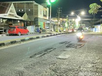 Ironi Jalan Rusak di Parepare Baru Ditambal Usai Pemotor Wanita Tewas