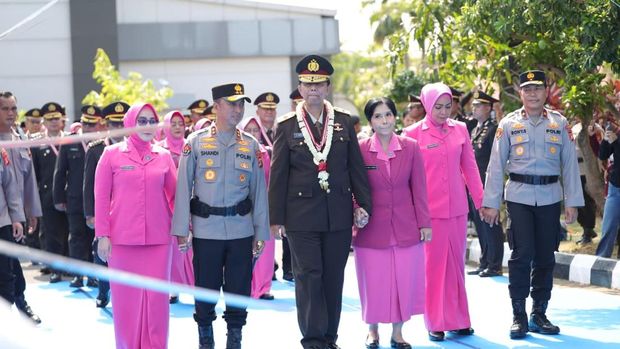 Kapolda Sumsel Pimpin Wisuda Purnabakti